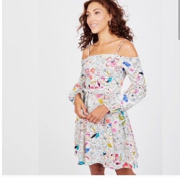 Clover and Sloane Floral Dress - Picture 2 of 8